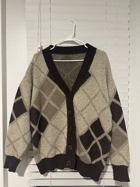 Cozy Oversized Argyle Button Cardigan - Brown & Cream